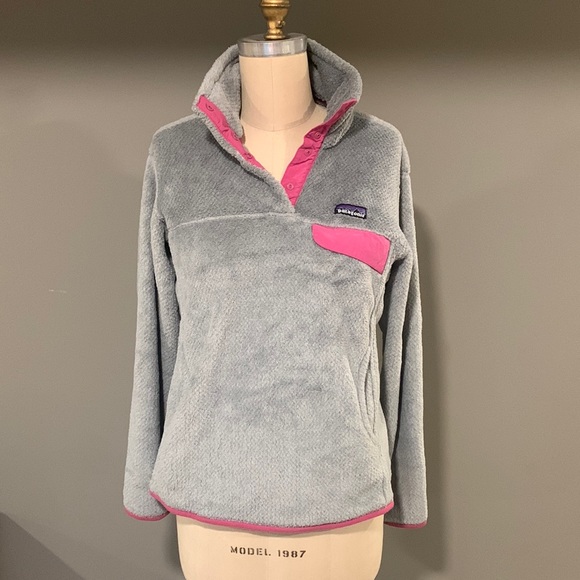 Patagonia Tops - Patagonia Women’s Fleece Pullover.